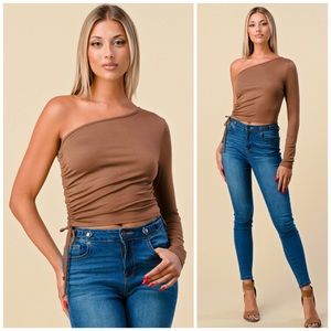 One shoulder ruched top in chocolate
